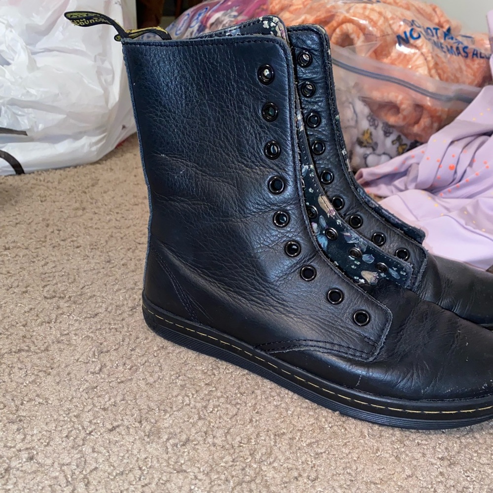 Vintage Doc Martens STRATFORD boots with Floral Print interior